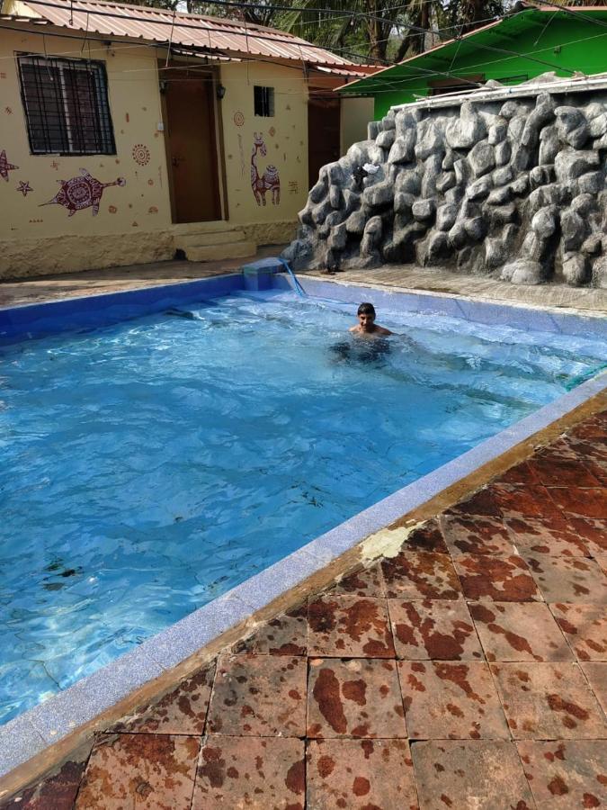 Nisarg Shrushti Farmhouse Hotel Pune Exterior foto