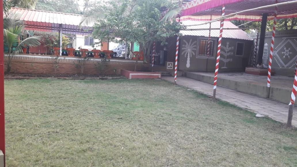 Nisarg Shrushti Farmhouse Hotel Pune Exterior foto